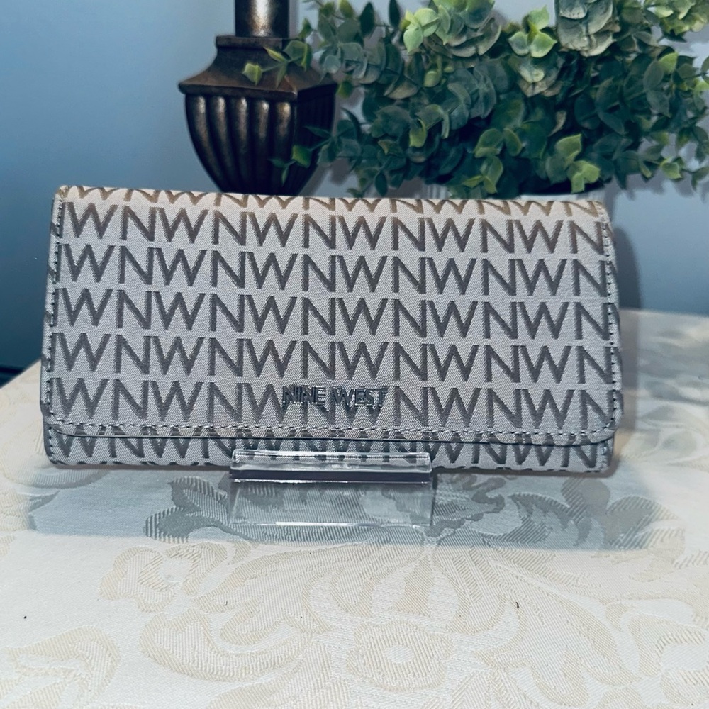 NWT Nine West Long Wallet